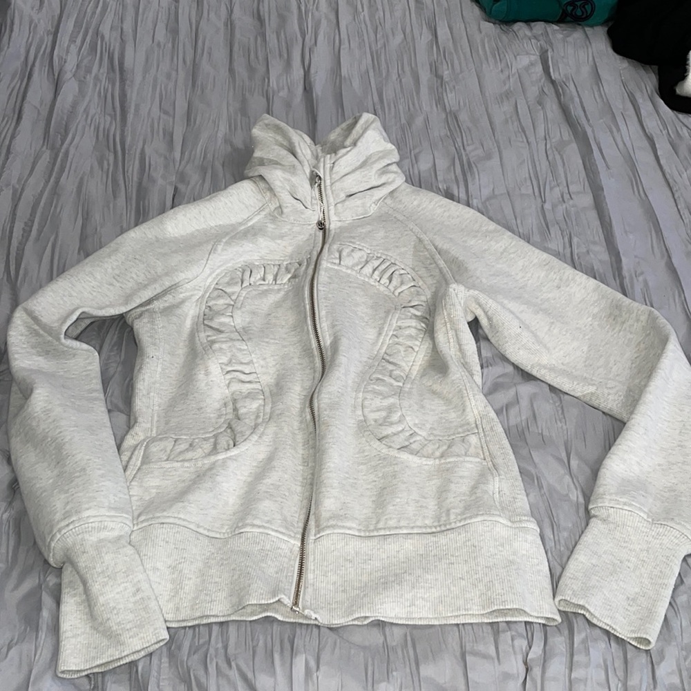 Lululemon Cuddle Up Sweater 🤍